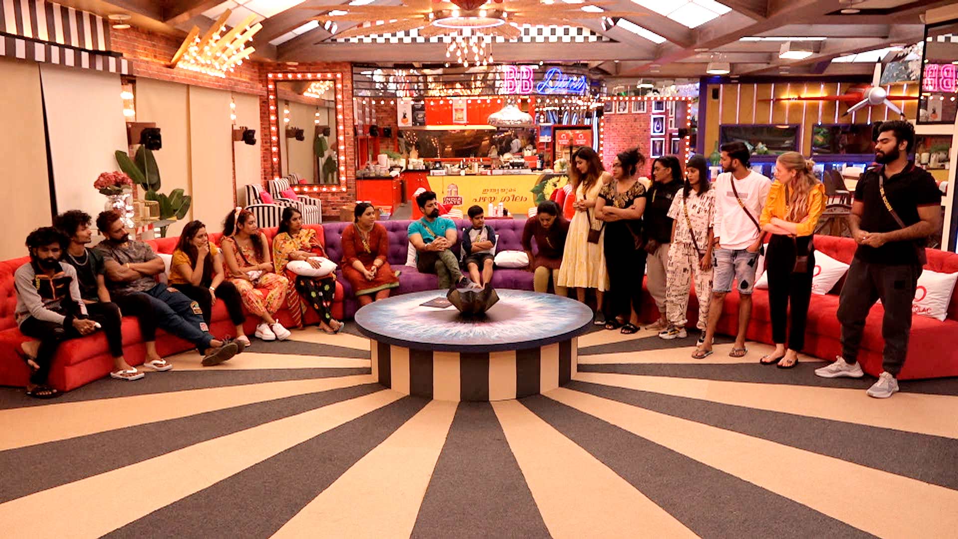 Bigg boss 4 yesterday full episode in hotstar sale