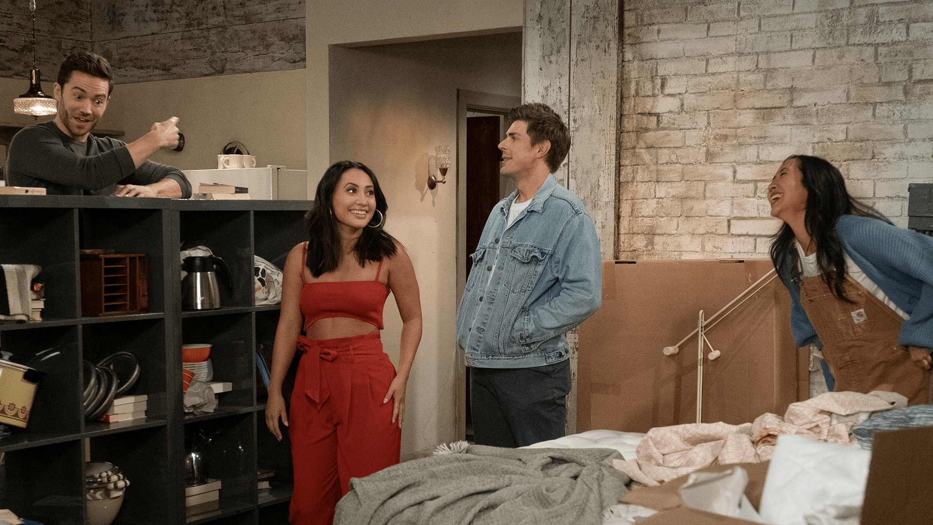 Watch How I Met Your Father online only on Disney+ za